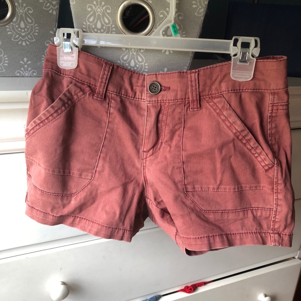 Light maroon shorts